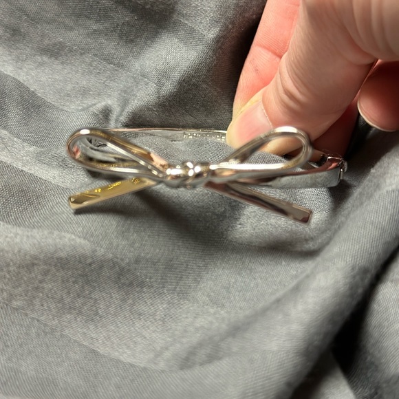 Kate Spade Skinny Mini Bow Bangle - Picture 1 of 4